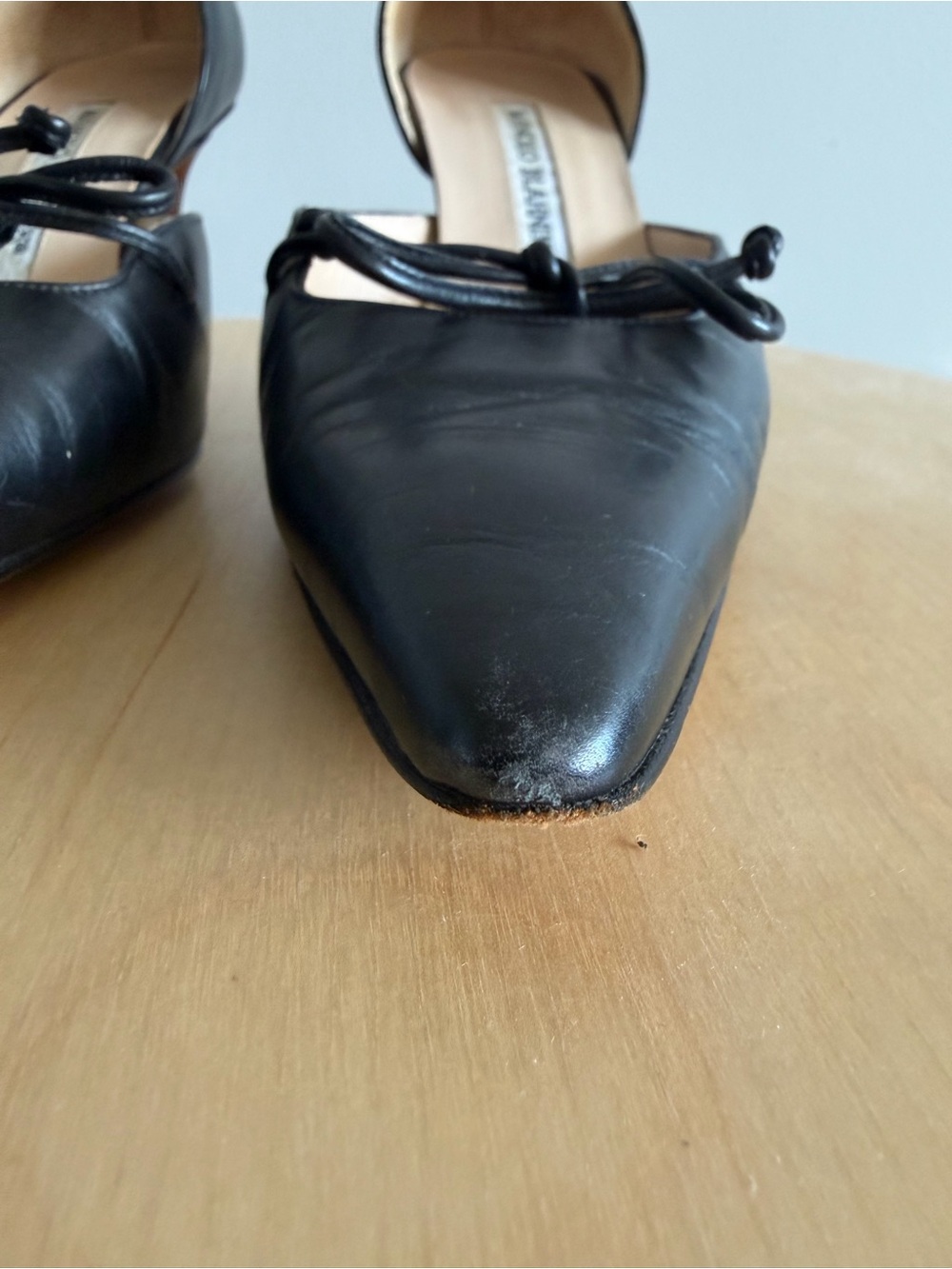 Vintage Manolo Blahnik Black Leather Pointed-Toe D'Orsay Pumps with Bows - Picture 5 of 8